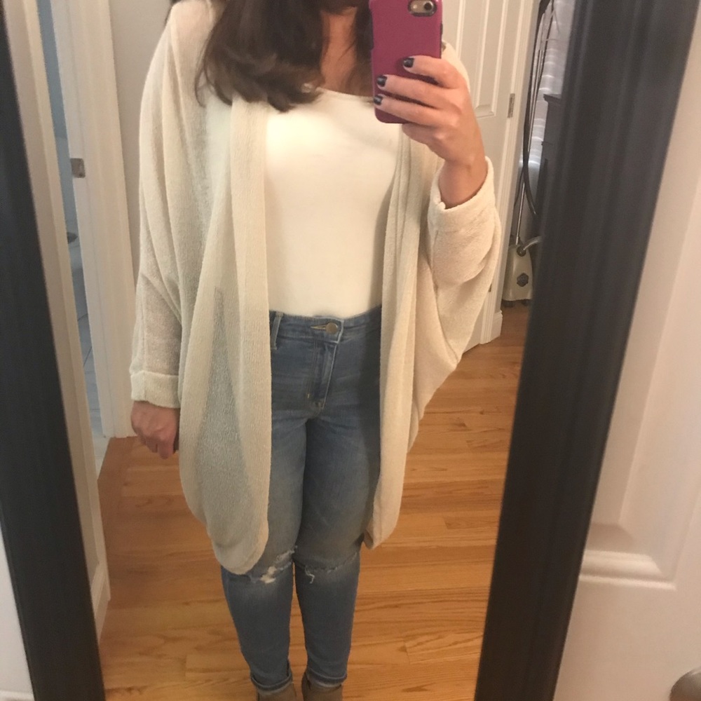 Oversized thin sweater in cream